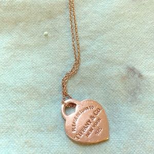 Return to Tiffany’s necklace
